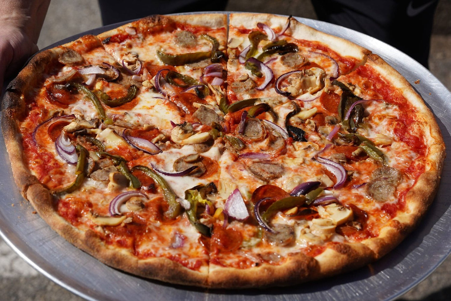 Mushroom with caramelized onions pizza