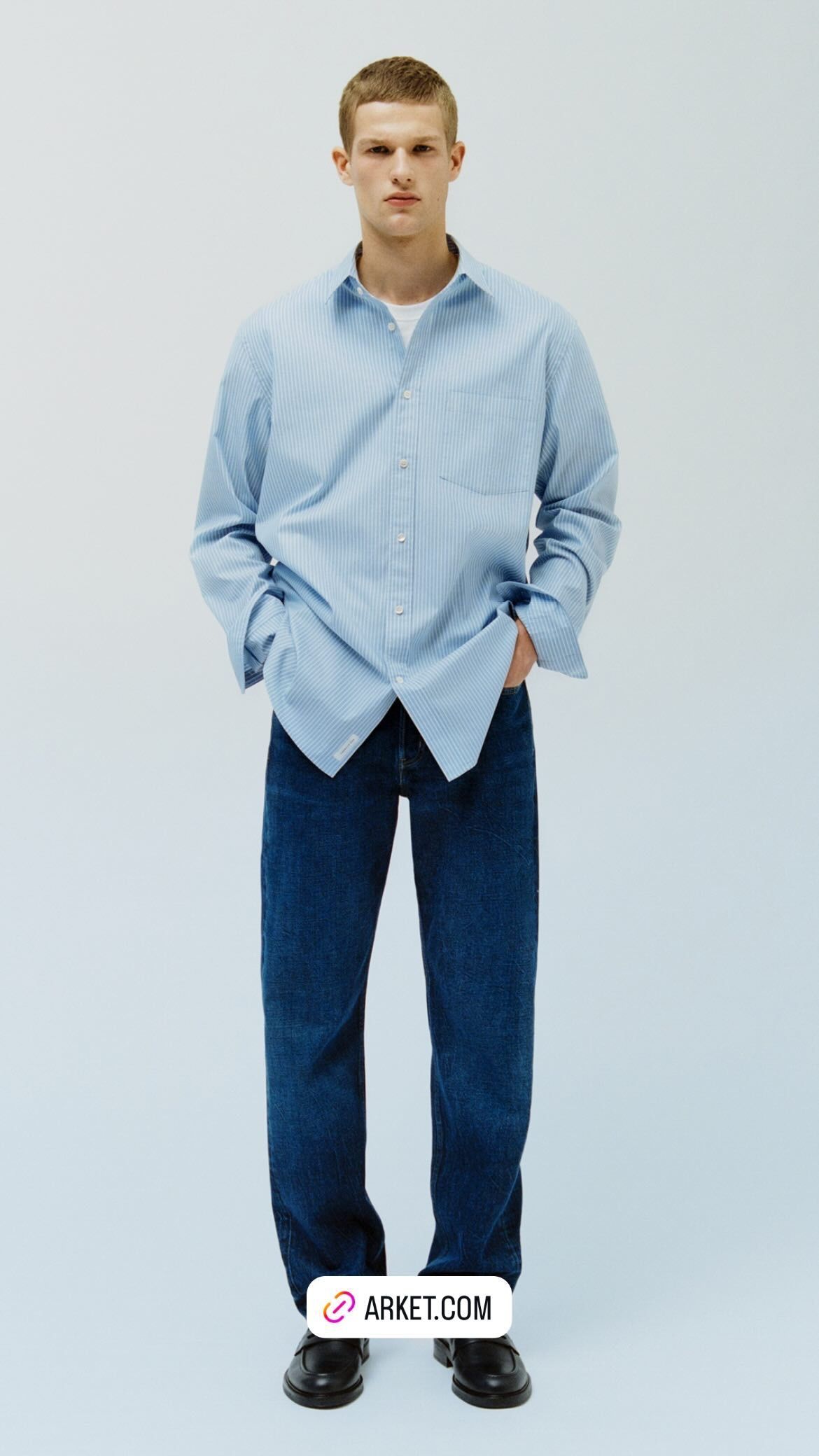 Camisa de color claro para hombre